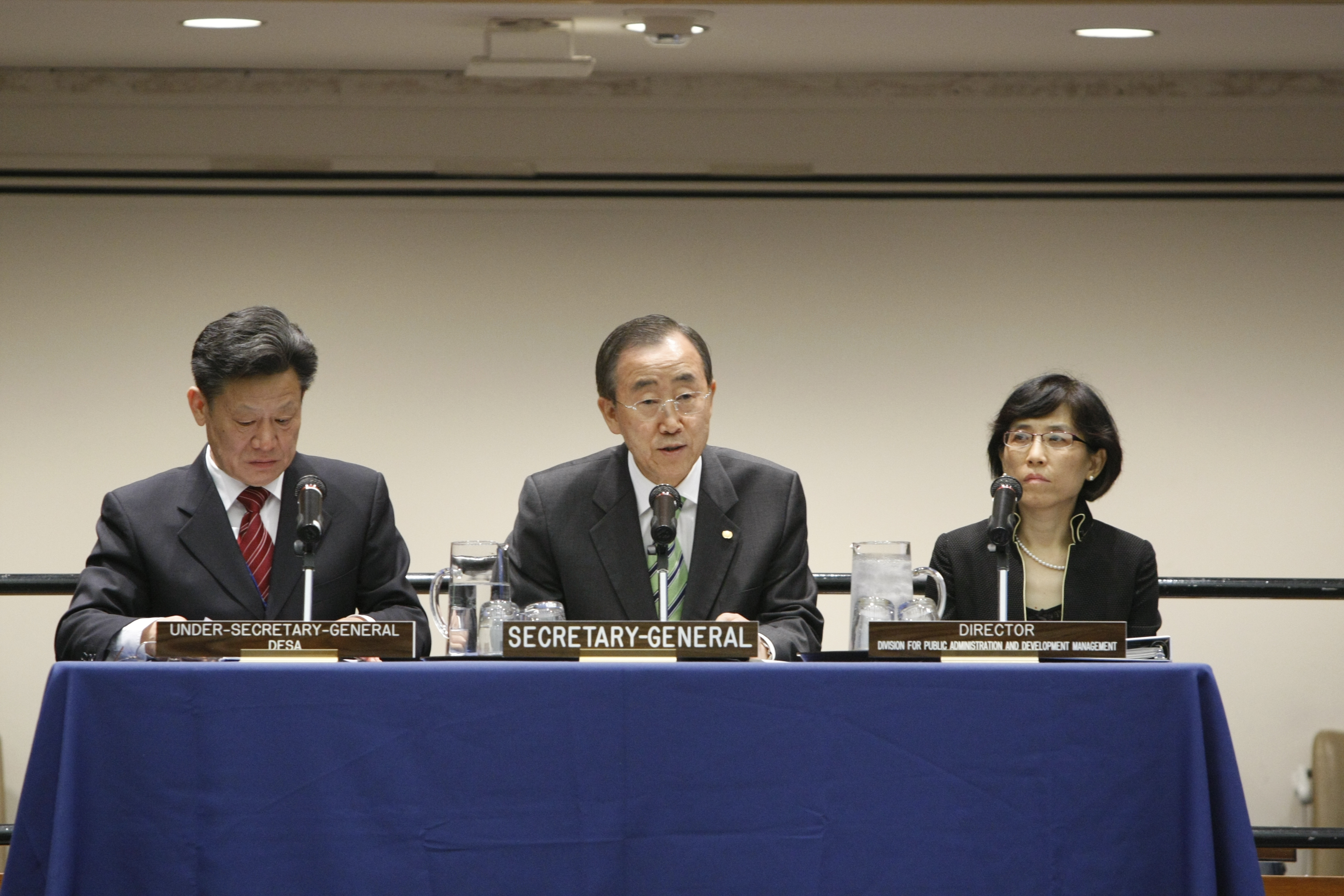 United Nations Public Service Day and Awards Ceremony 2009 - Haiyan with Mr. SHA former USG of UNDESA and Secretary-General Ban-ki Moon